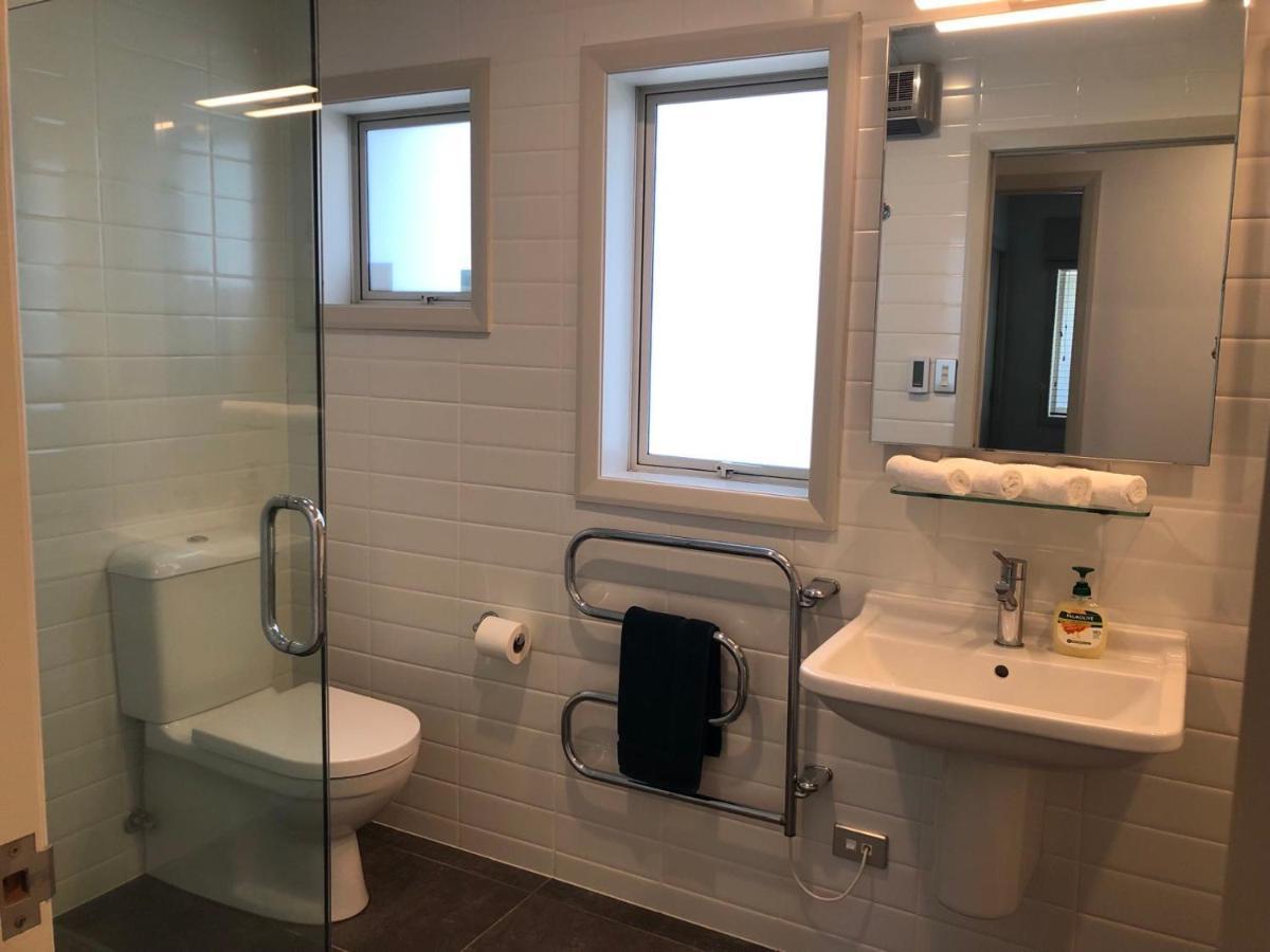Private Luxury Waterfront Spa Villa Оукланд Екстериор снимка